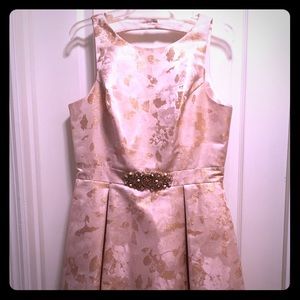 Gorgeous pink dress with elegant waist detail